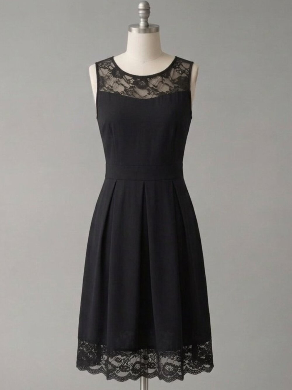 Black Unbranded Sleeveless Yoke Pleated Lace Dress | Size Large